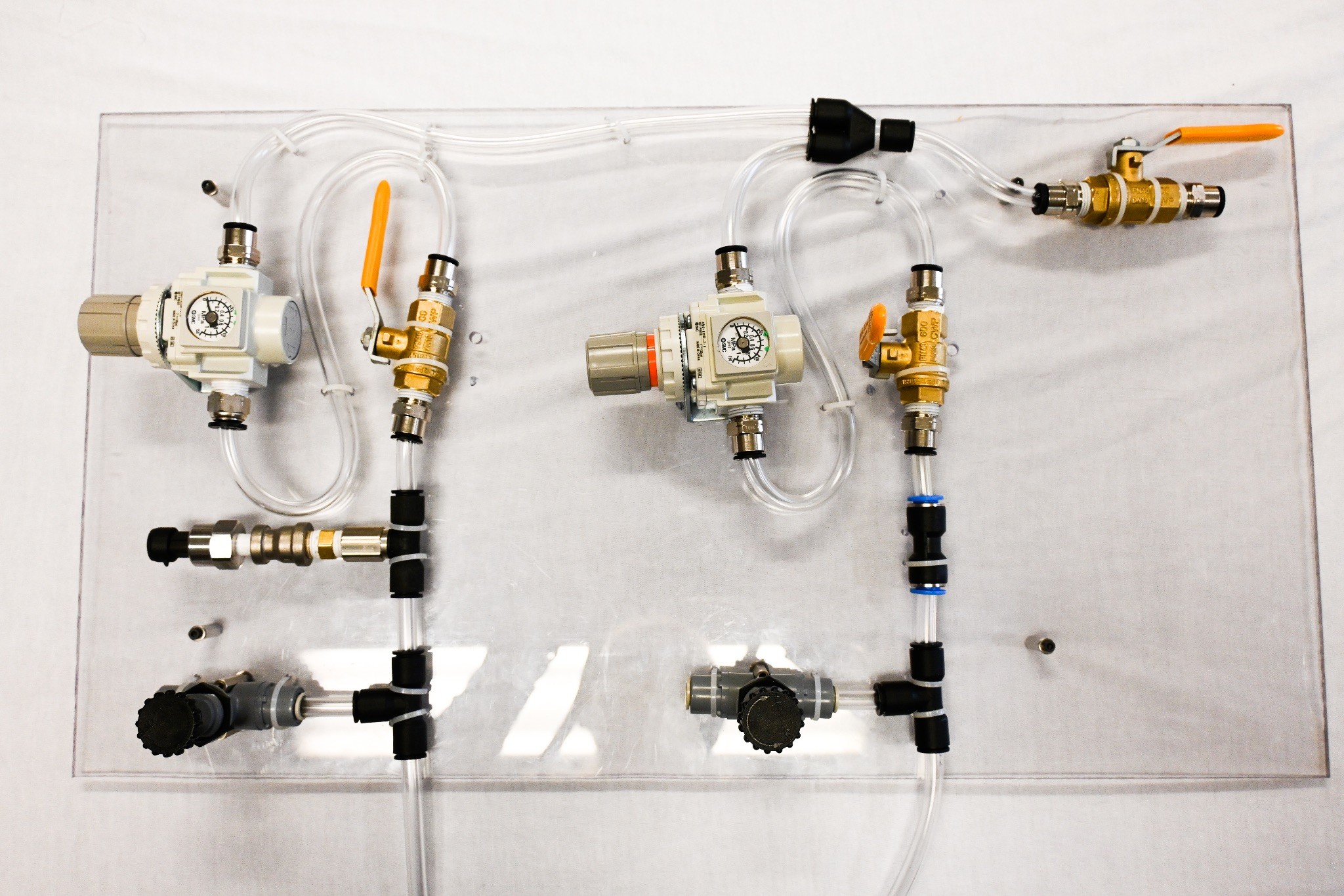 Pneumatic circuit board